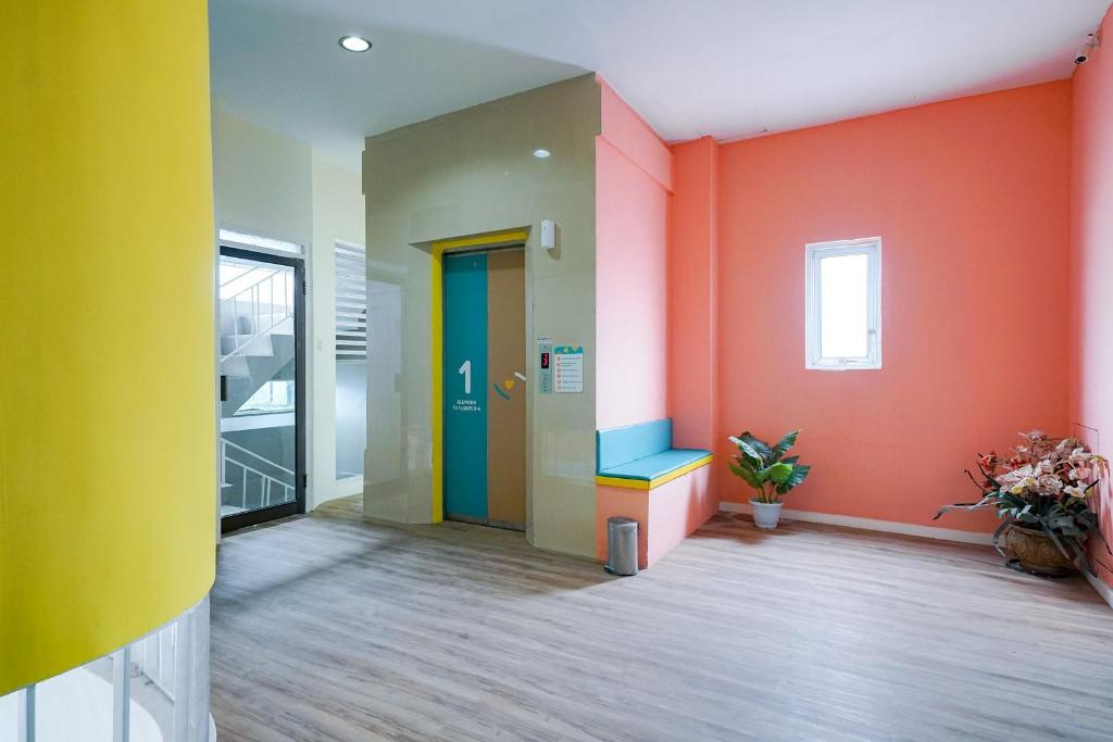 The Sunset Point Hotel