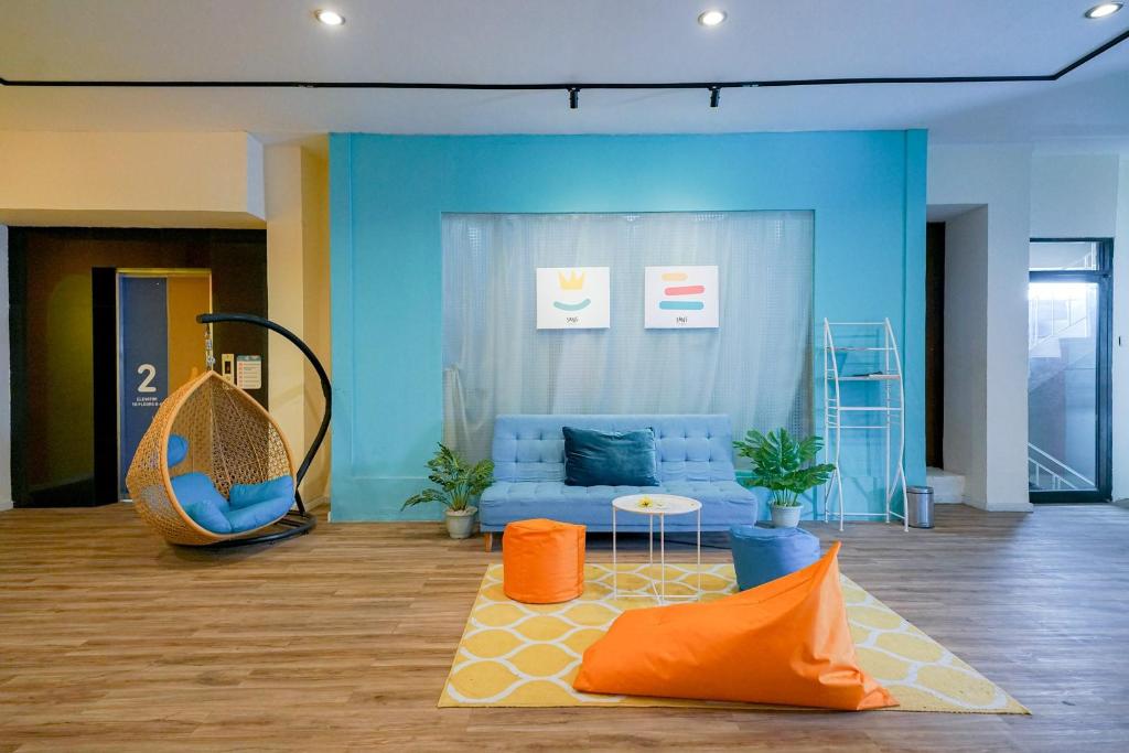 The Sunset Point Hotel