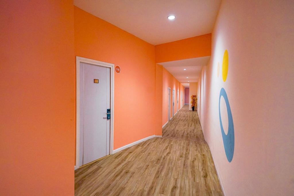 The Sunset Point Hotel