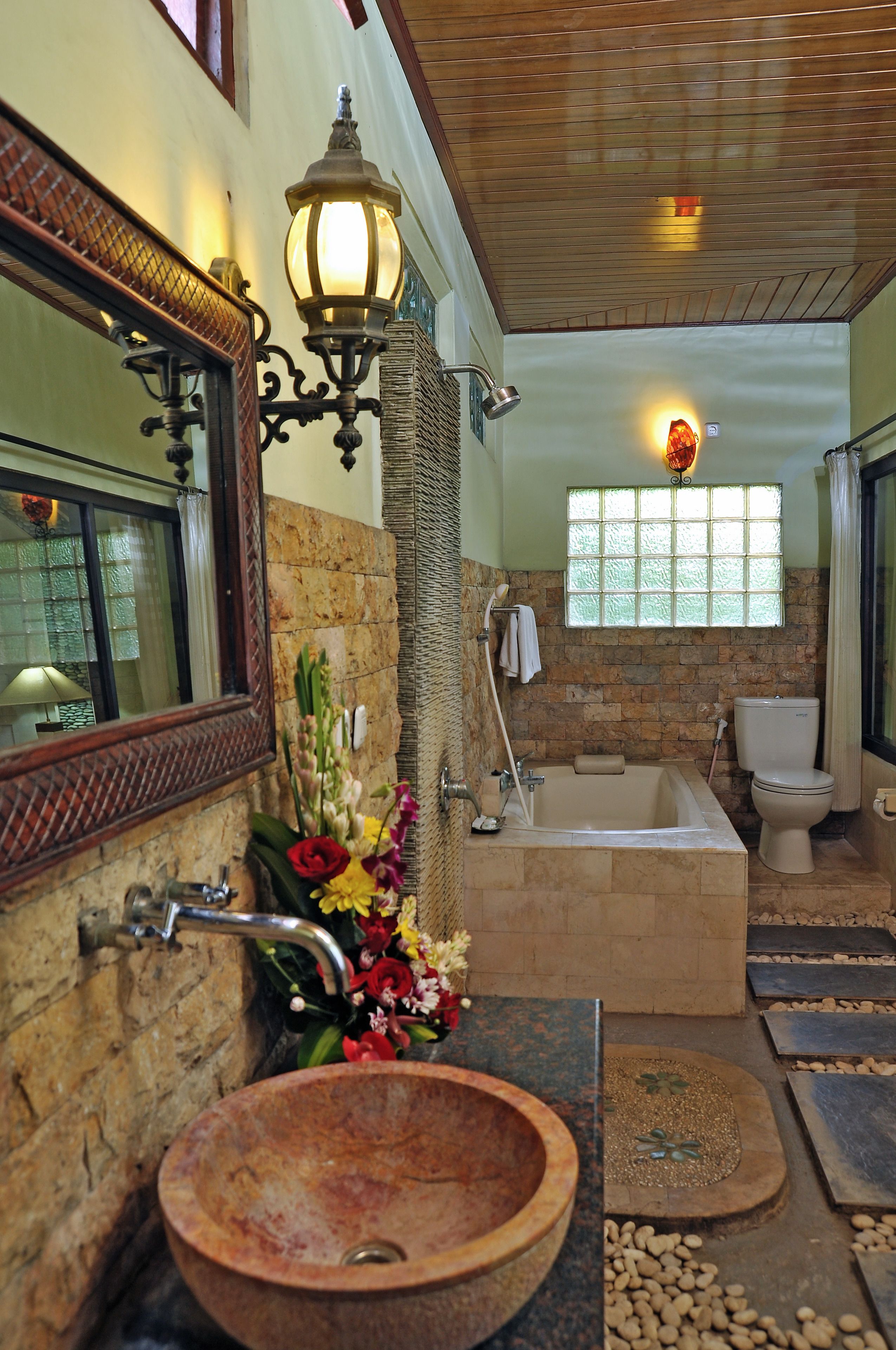 Three Brothers Inn