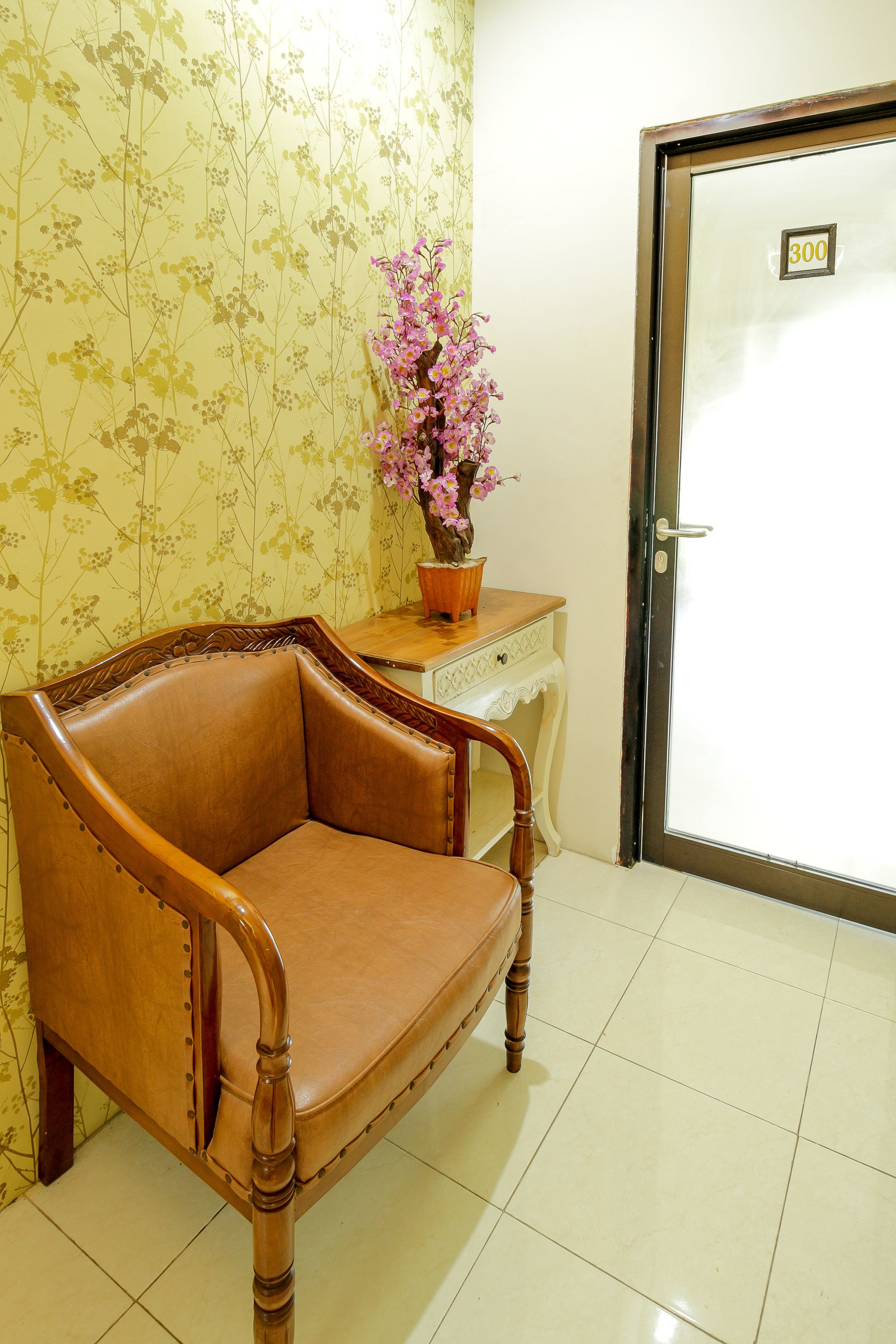 Tuban Torres Accomodation by OYO Rooms