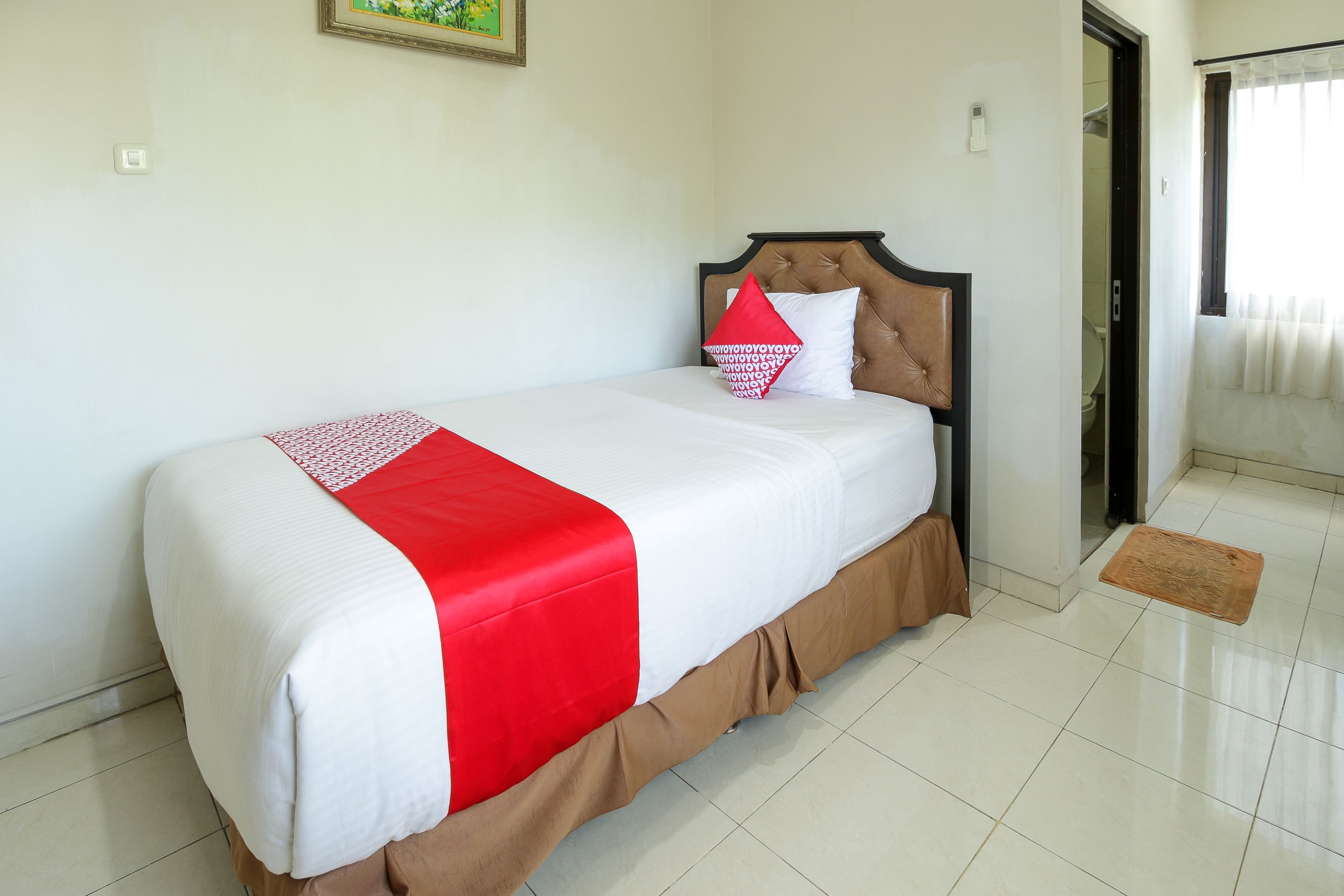 Tuban Torres Accomodation by OYO Rooms