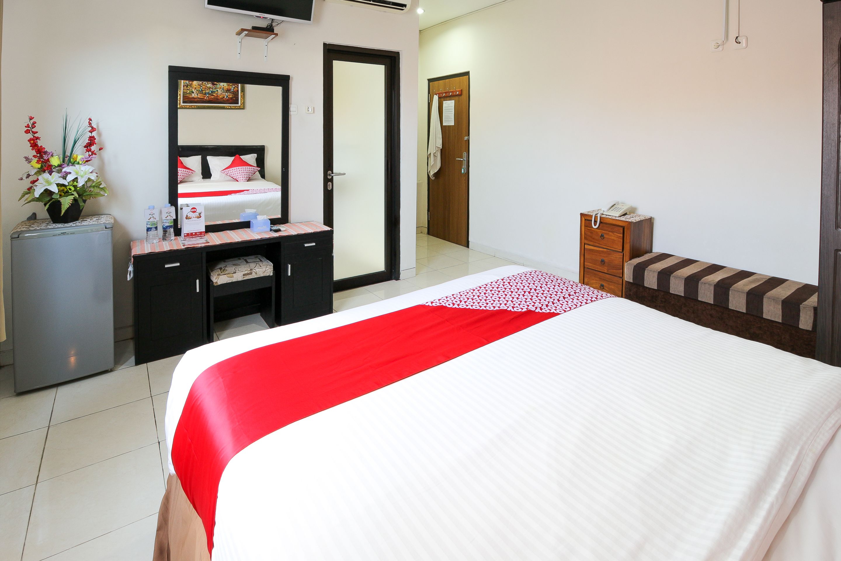 Tuban Torres Accomodation by OYO Rooms