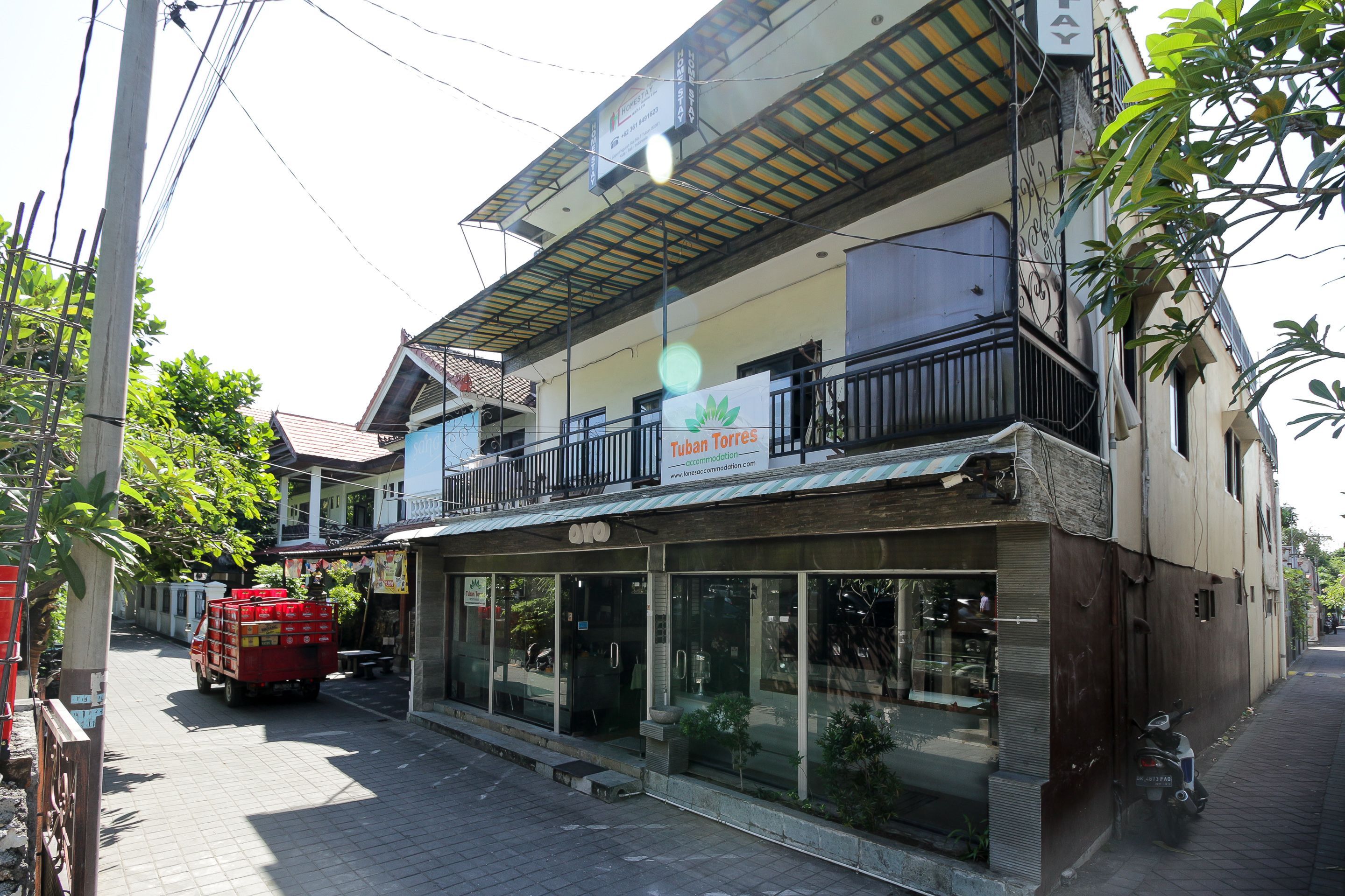 Tuban Torres Accomodation by OYO Rooms