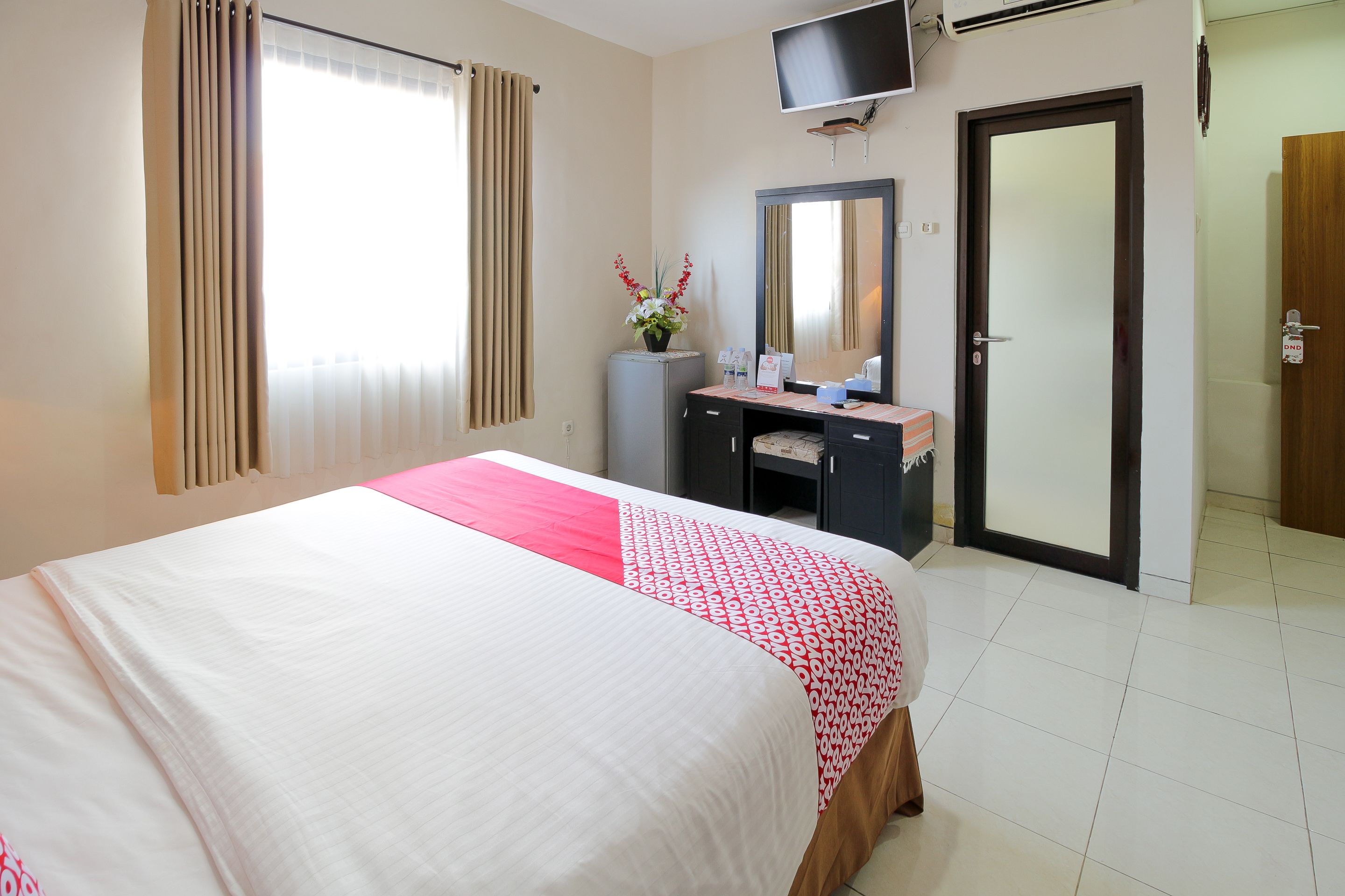 Tuban Torres Accomodation by OYO Rooms
