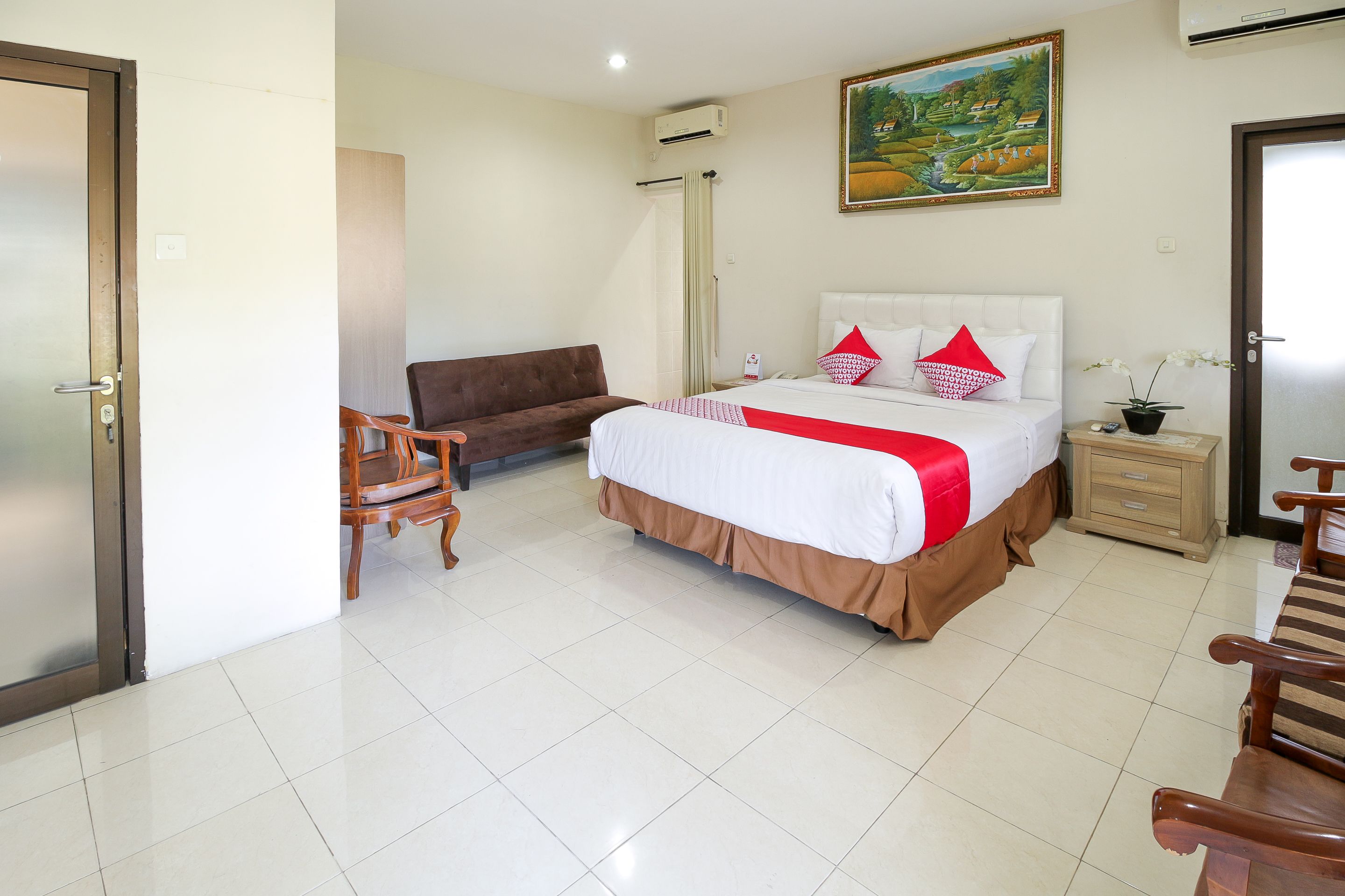 Tuban Torres Accomodation by OYO Rooms