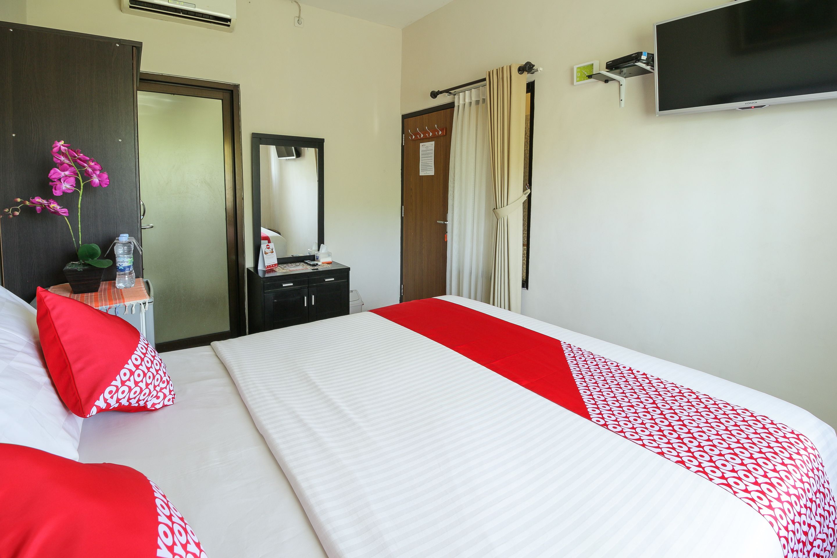 Tuban Torres Accomodation by OYO Rooms