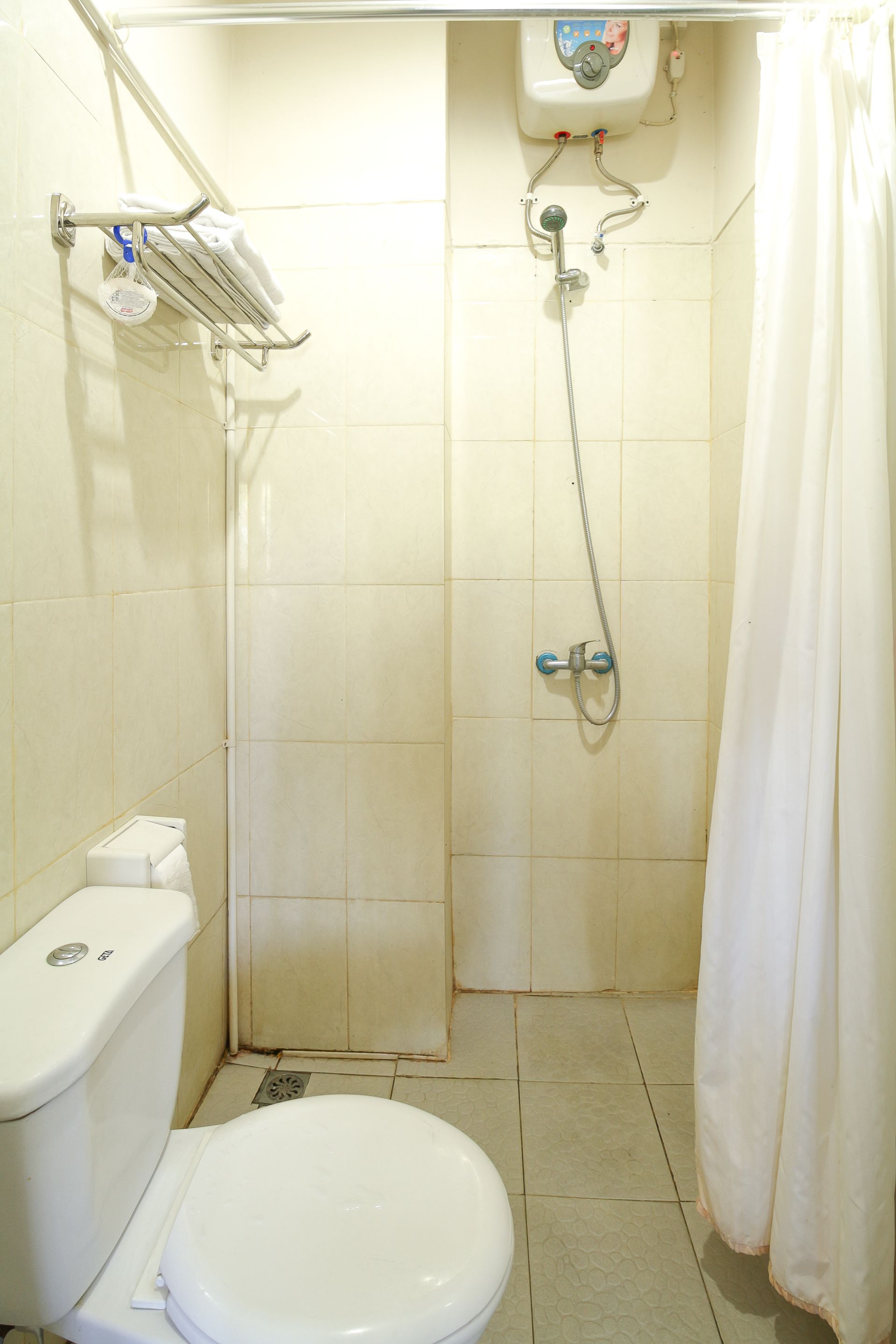 Tuban Torres Accomodation by OYO Rooms