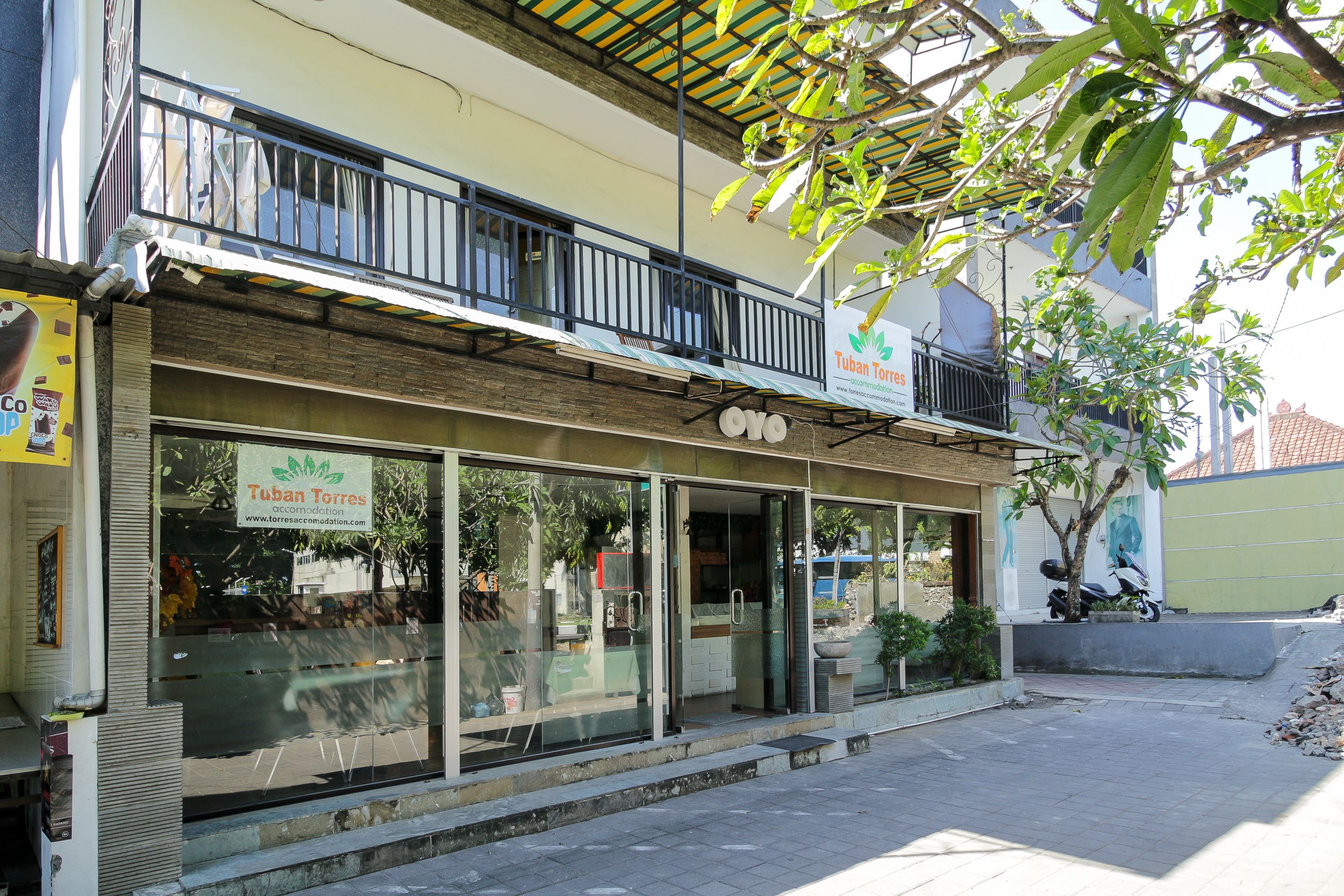 Tuban Torres Accomodation by OYO Rooms