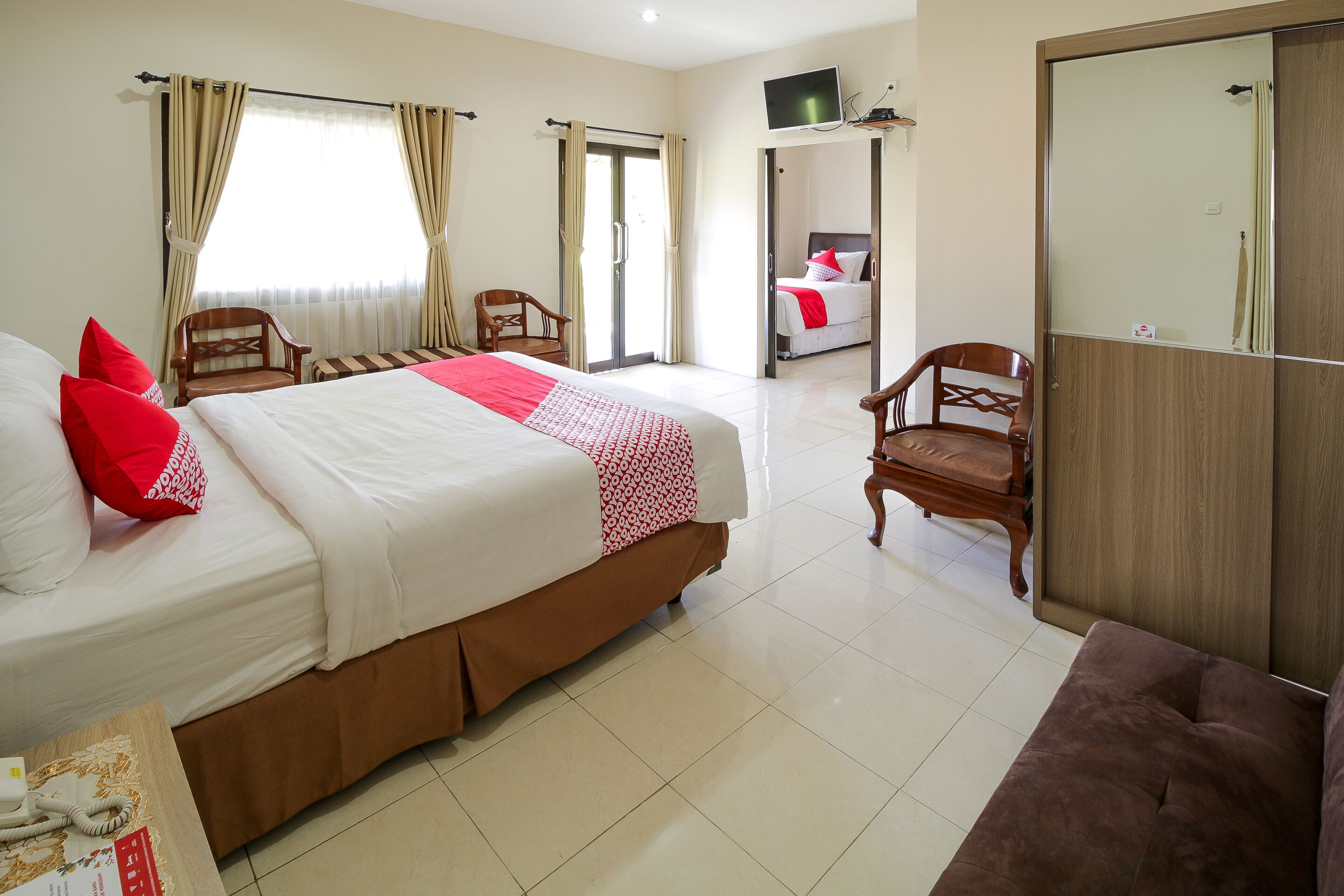 Tuban Torres Accomodation by OYO Rooms