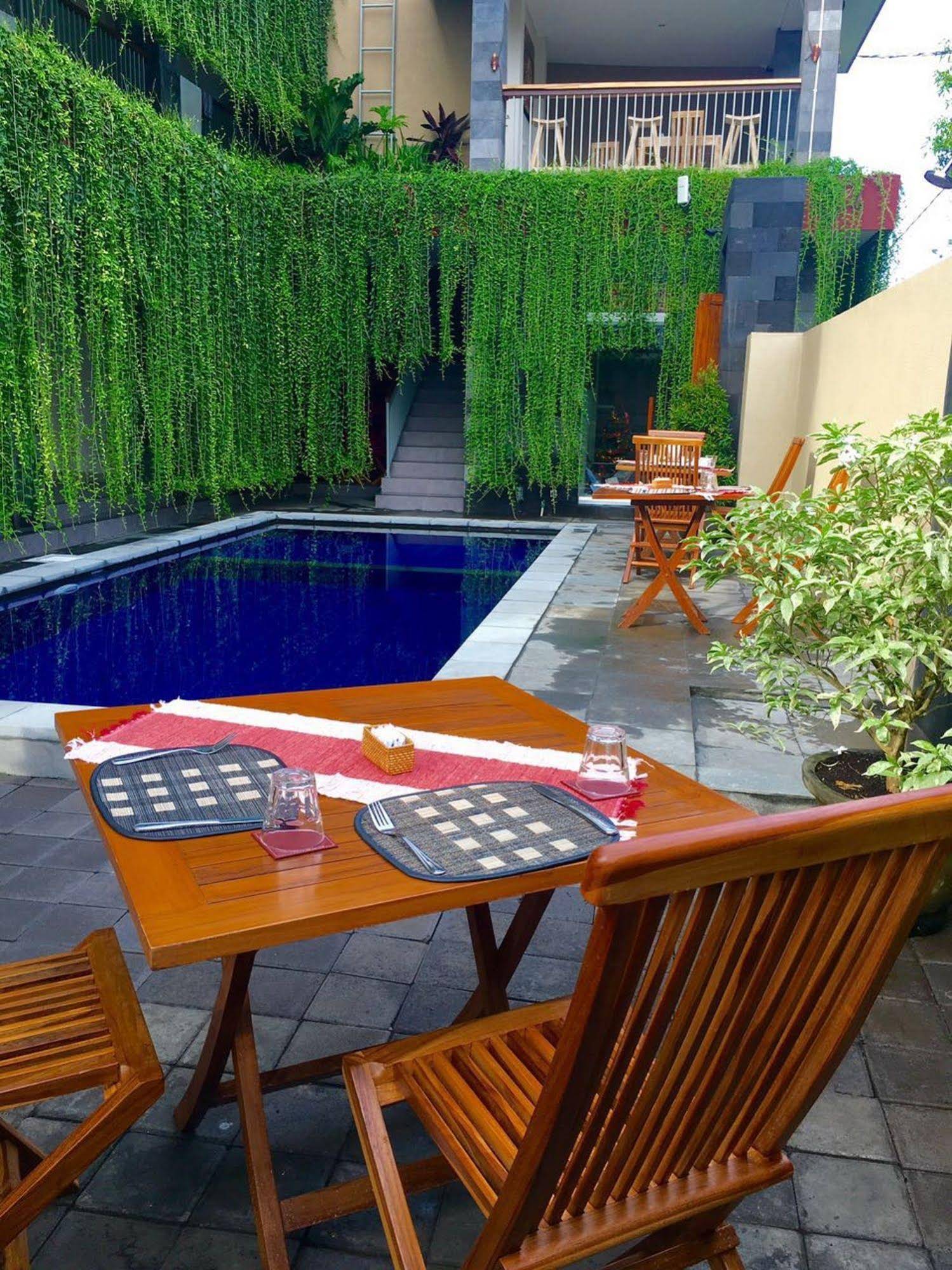 Vansari Hotel