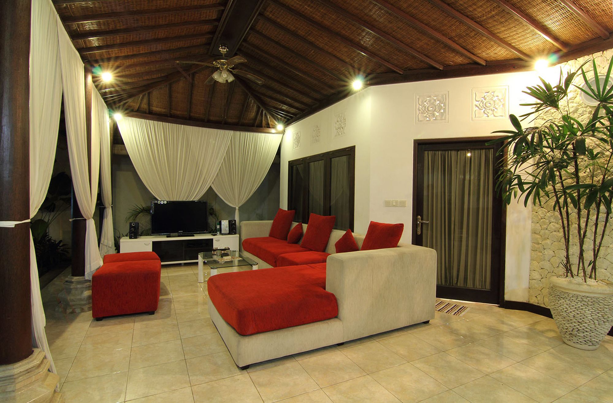 Villa Kurnia