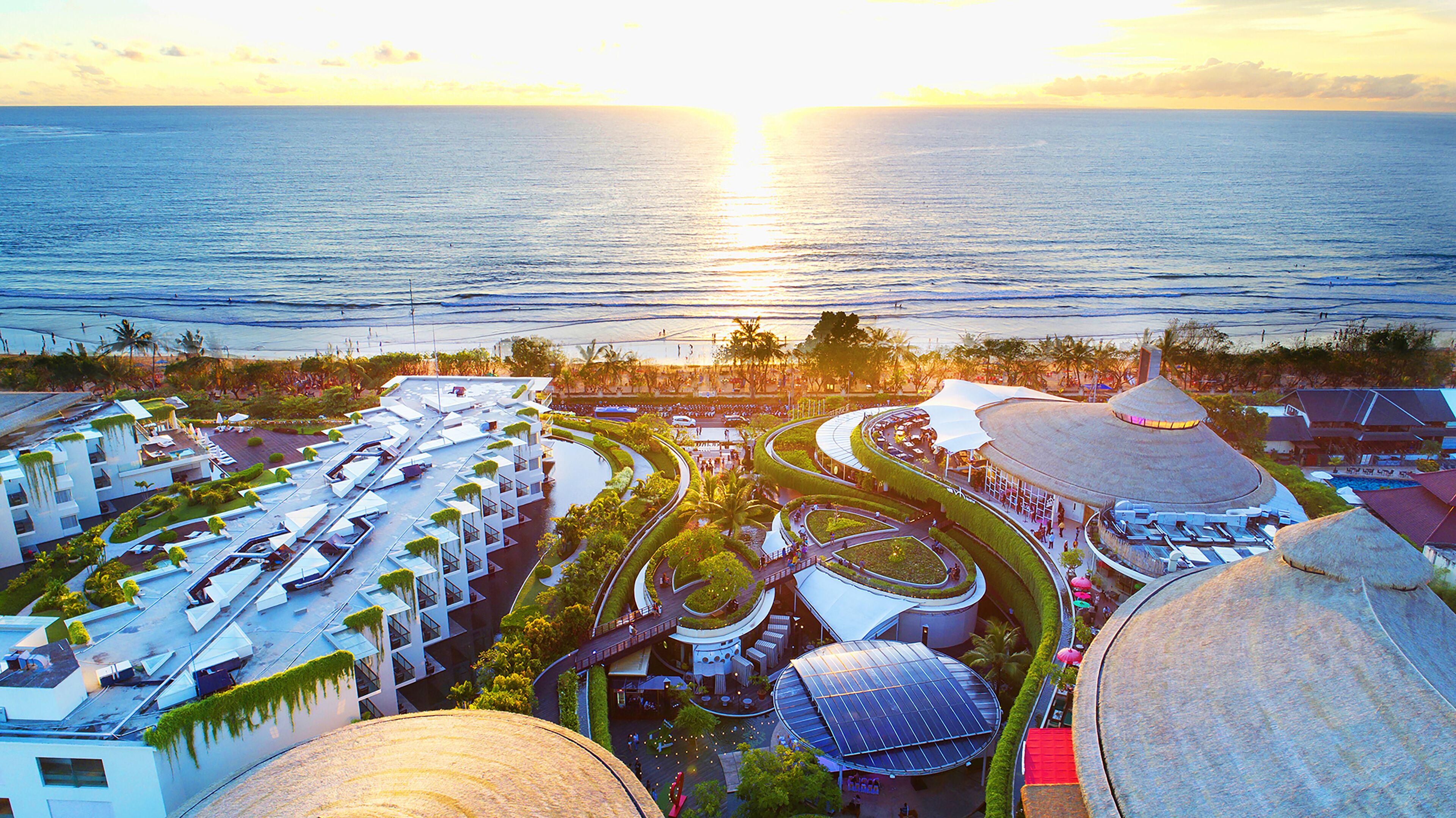 YELLO Hotel Kuta Beachwalk Bali
