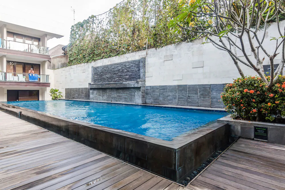 ZEN Rooms Kuta Beach Poppies Lane