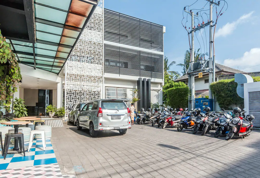 ZEN Rooms Kuta Beach Poppies Lane