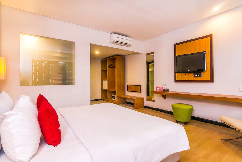 ZEN Rooms Kuta Beach Poppies Lane