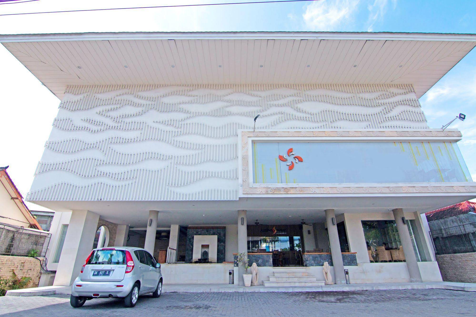 ZEN Rooms Kuta Sunset Road