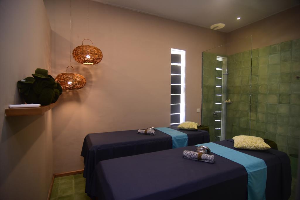 AQ-VA Hotel & Villas