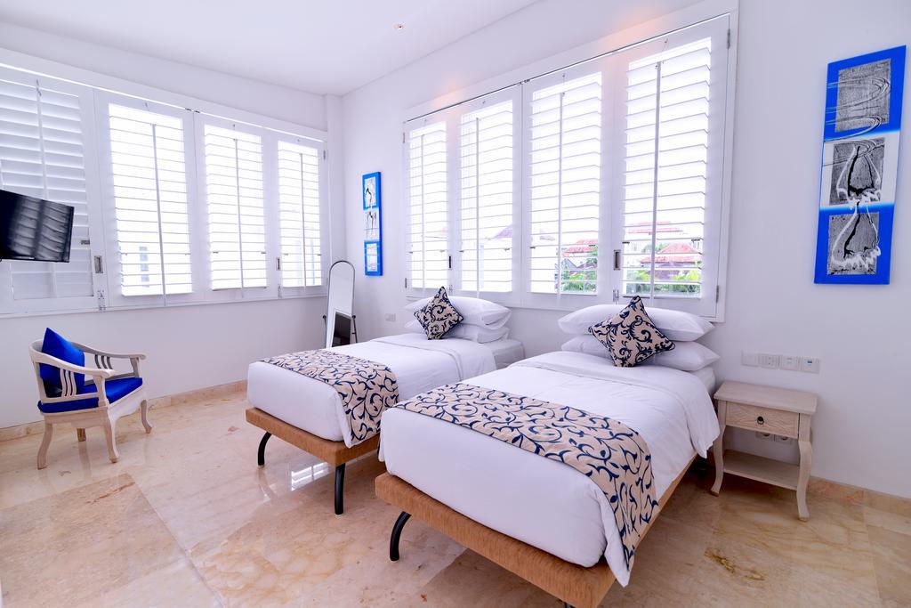 AQ-VA Hotel & Villas