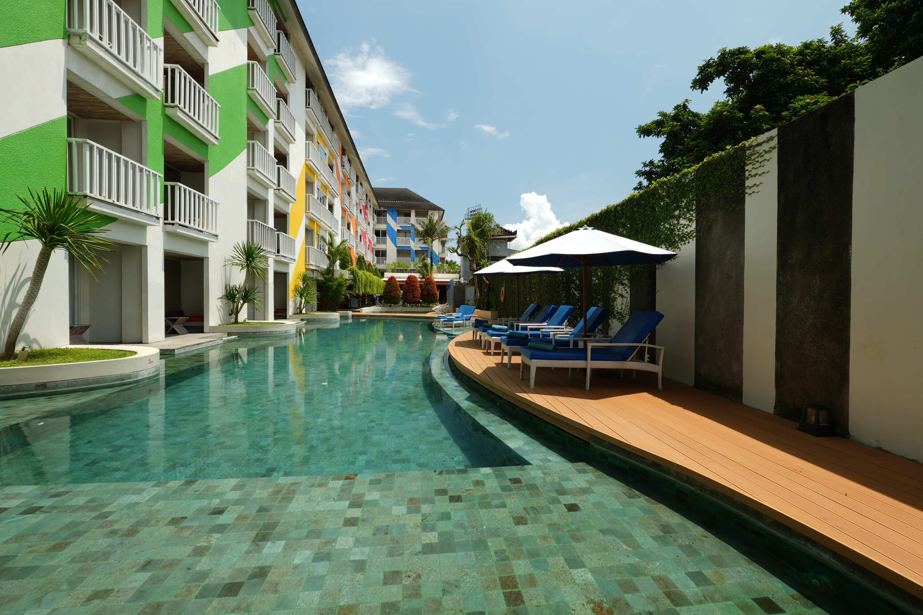 Bliss Surfer Hotel