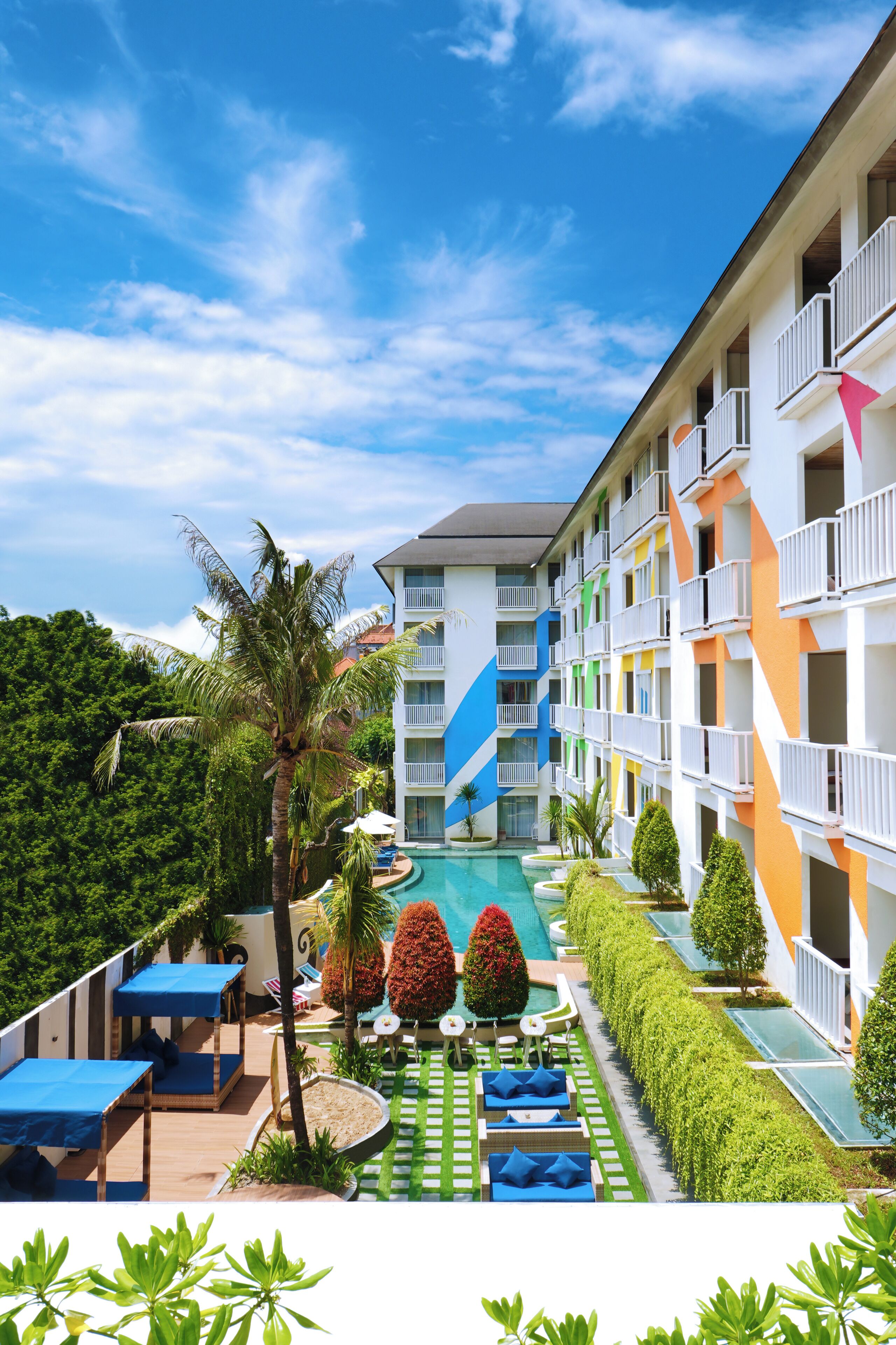 Bliss Surfer Hotel