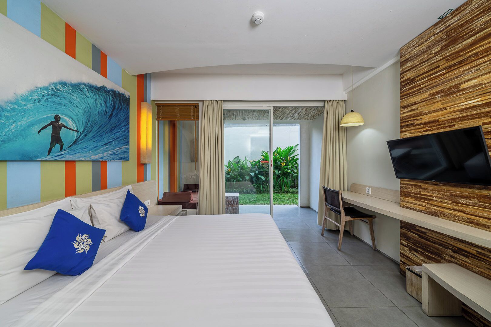 Bliss Surfer Hotel