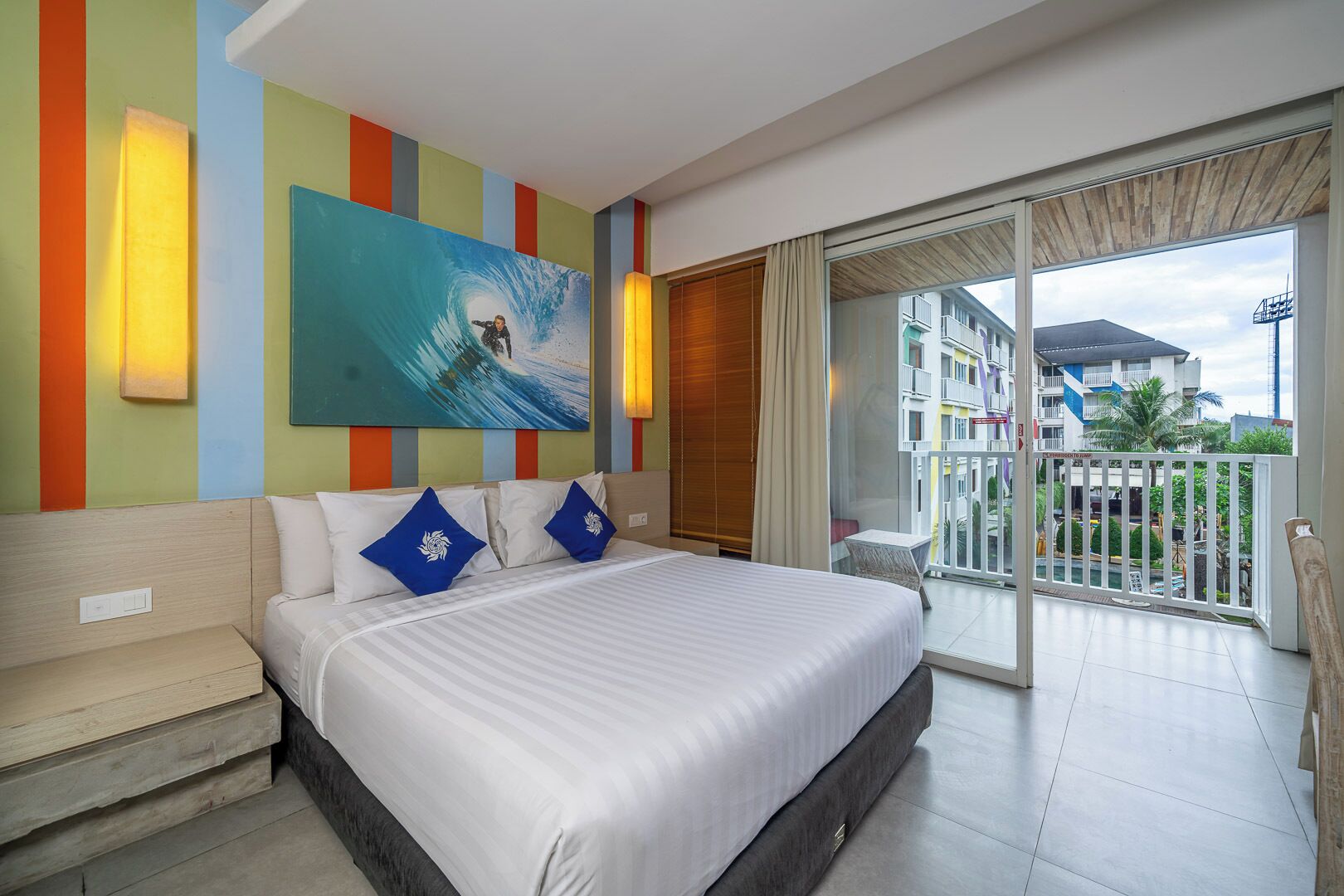 Bliss Surfer Hotel