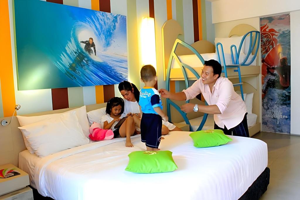 Bliss Surfer Hotel