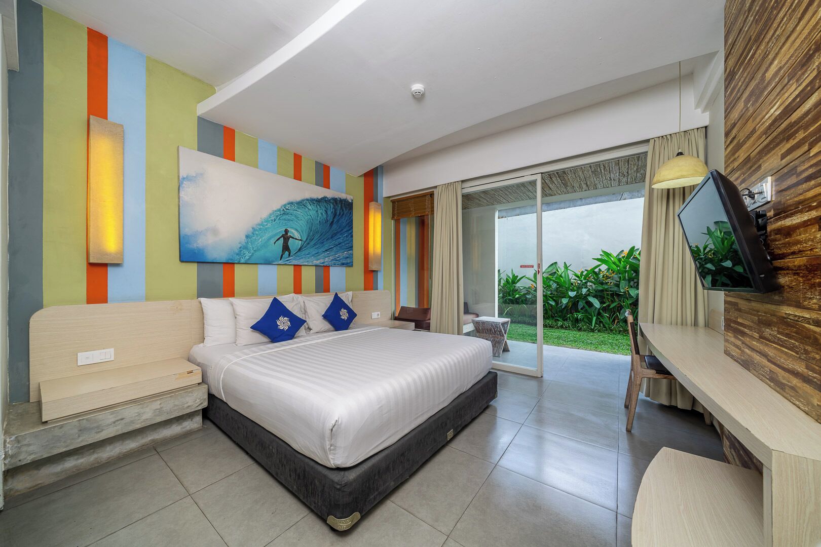 Bliss Surfer Hotel
