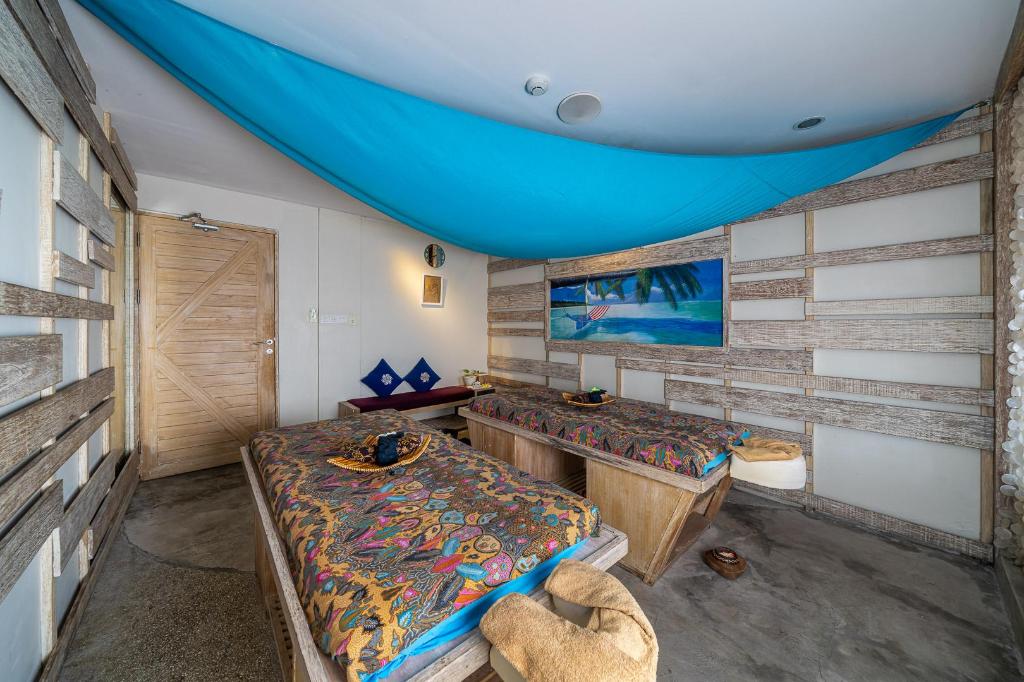 Bliss Surfer Hotel