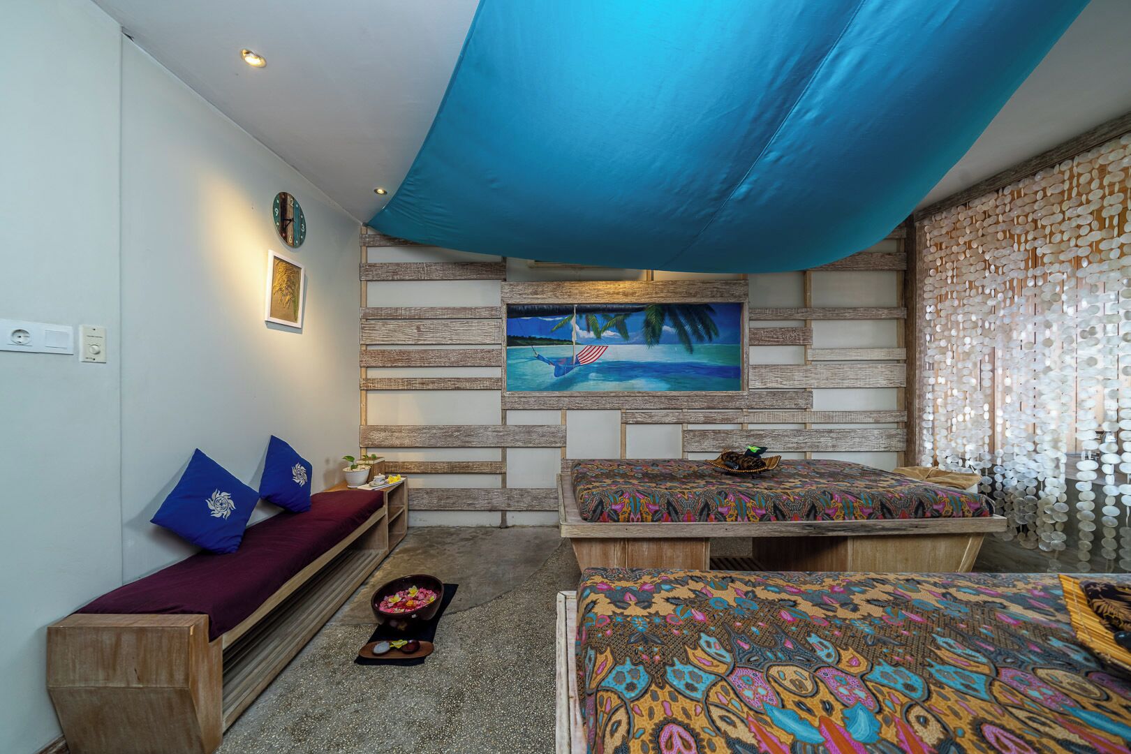 Bliss Surfer Hotel
