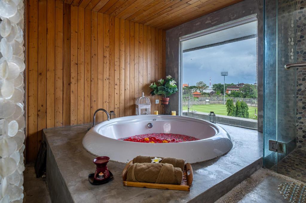 Bliss Surfer Hotel