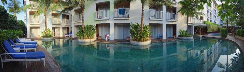 Bliss Surfer Hotel