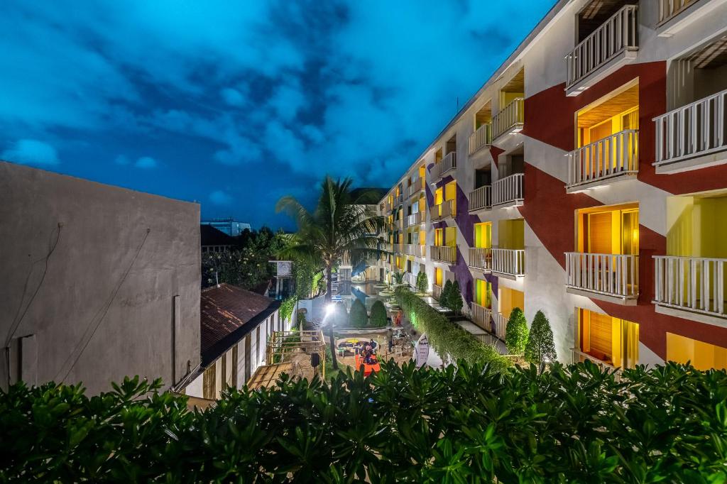 Bliss Surfer Hotel