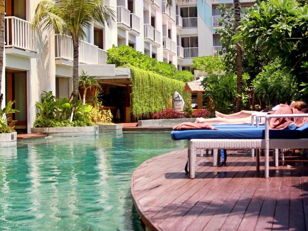 Bliss Surfer Hotel