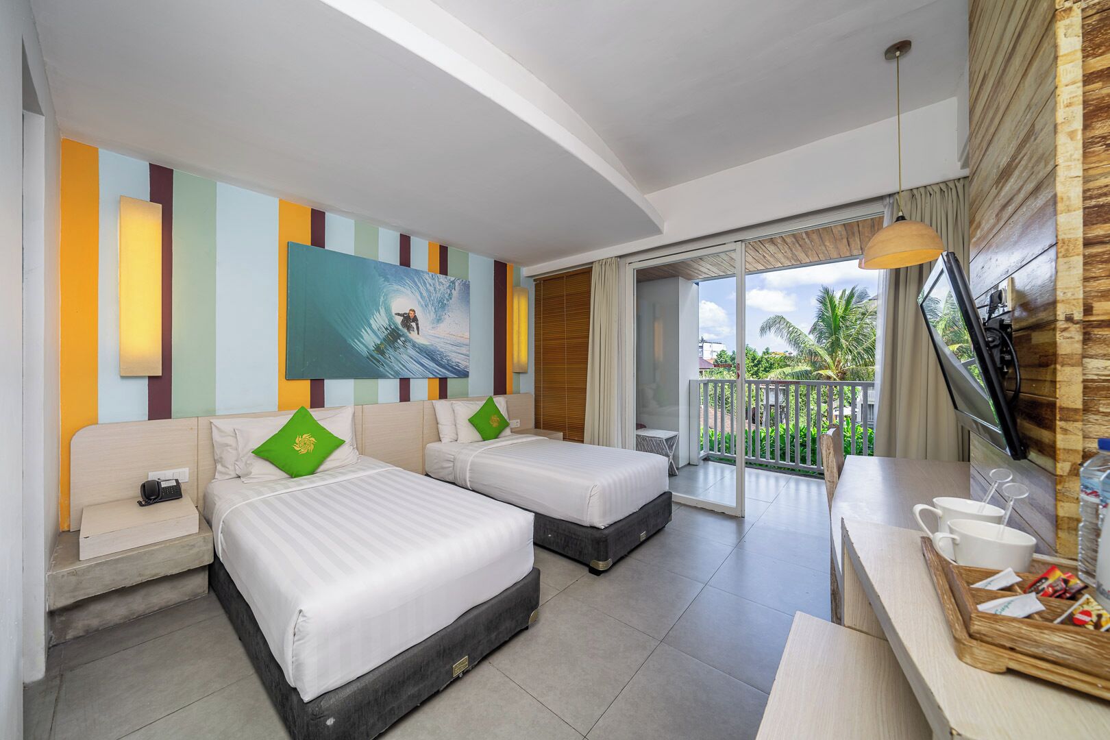 Bliss Surfer Hotel