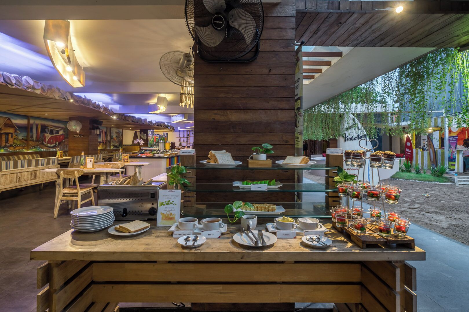 Bliss Surfer Hotel