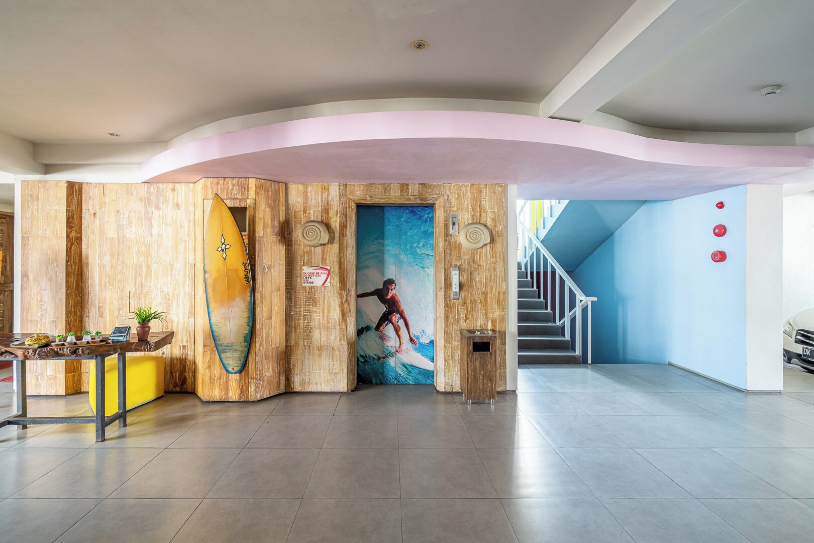 Bliss Surfer Hotel