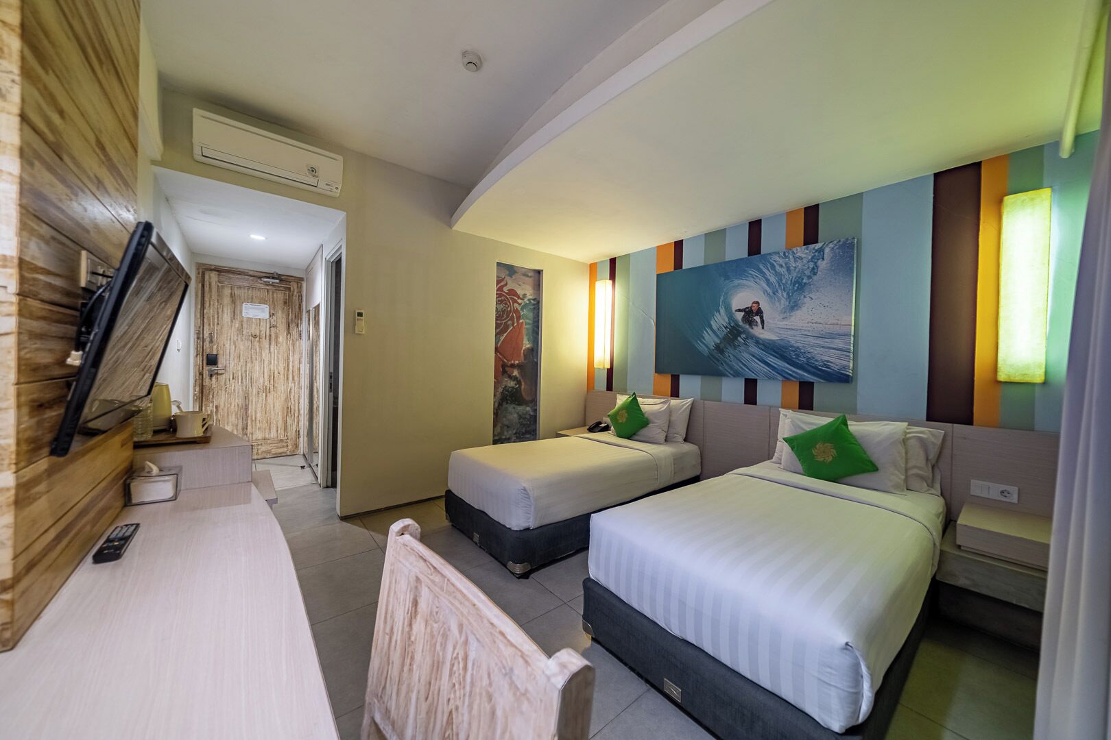 Bliss Surfer Hotel