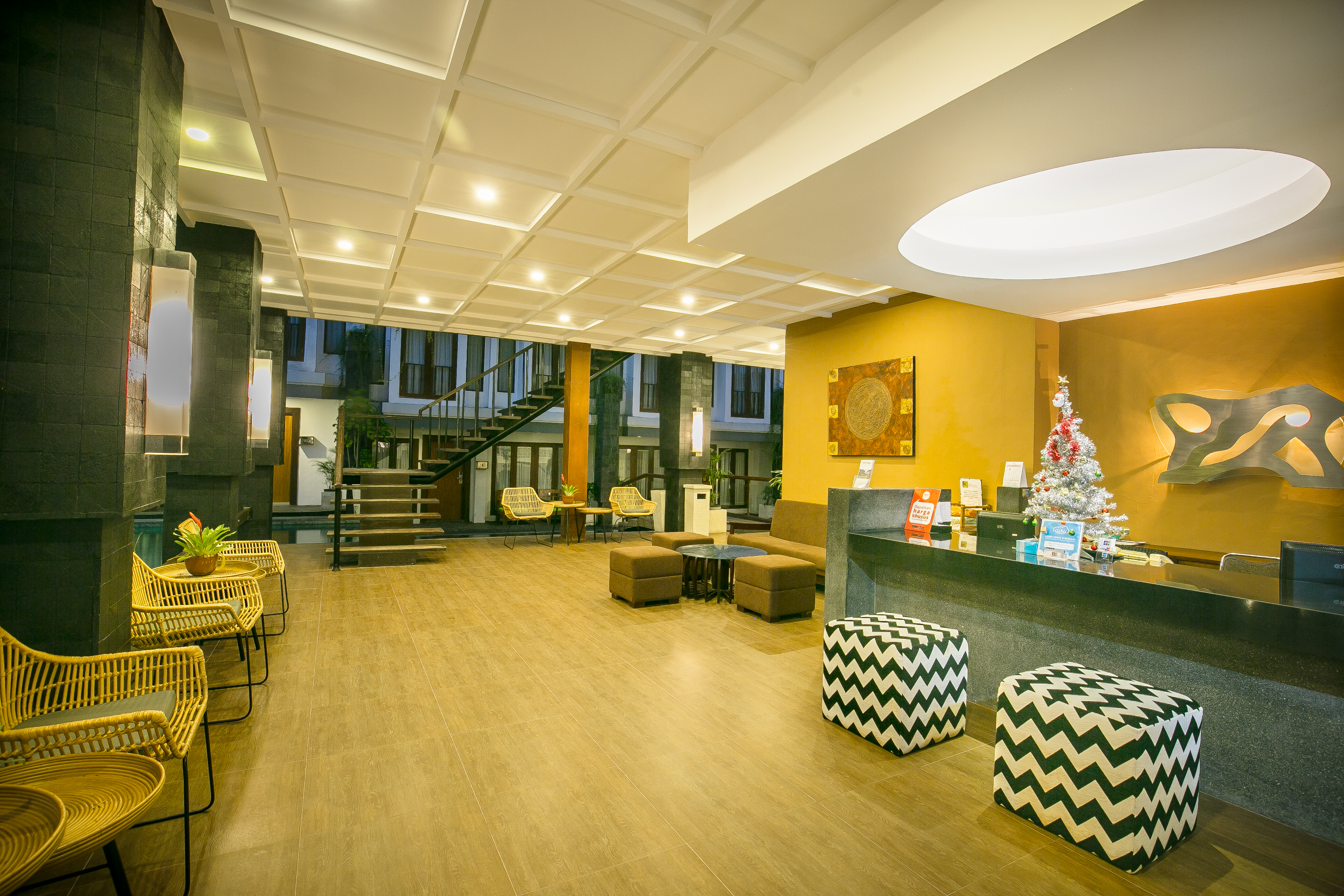 Casa Padma Hotel & Suites