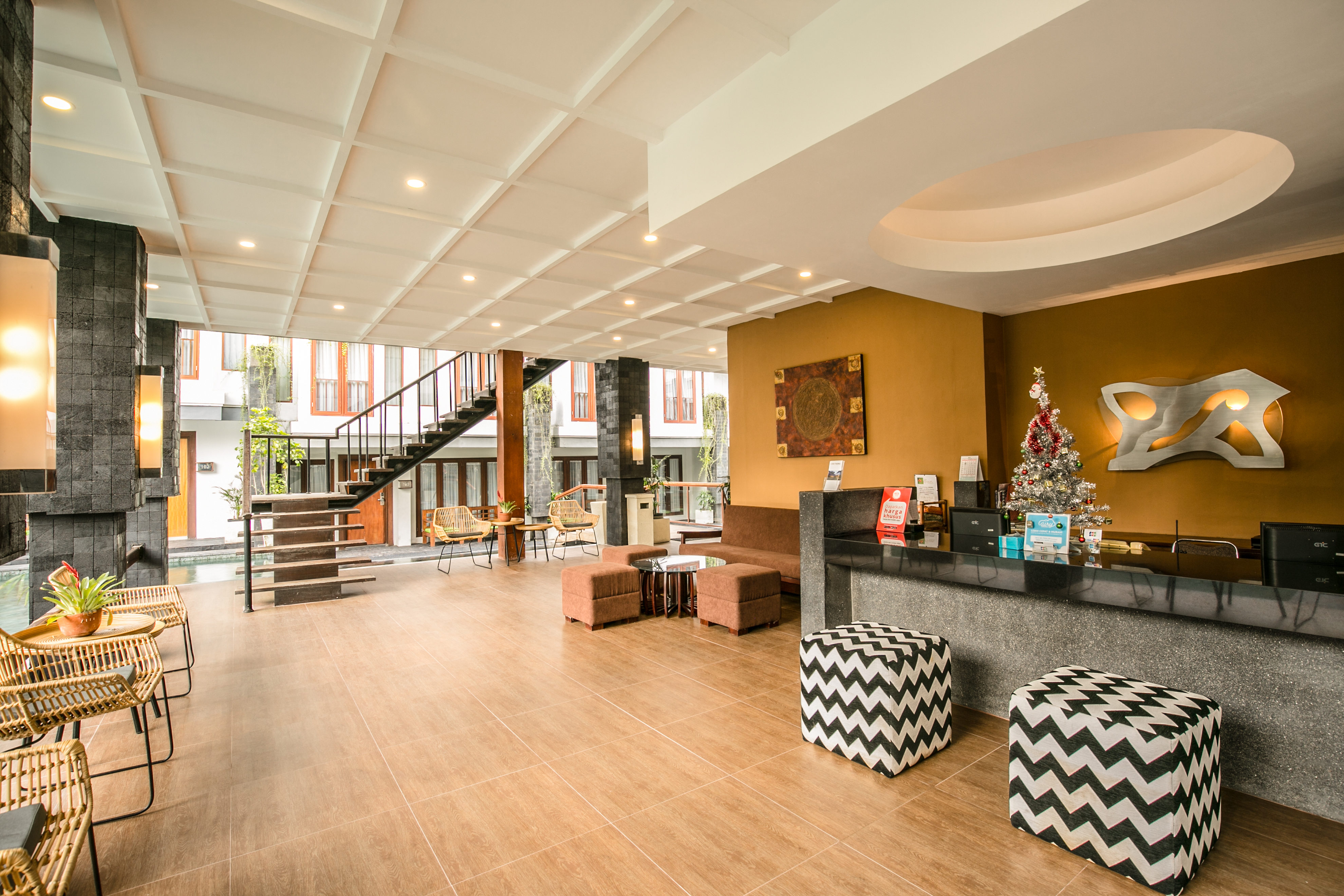 Casa Padma Hotel & Suites