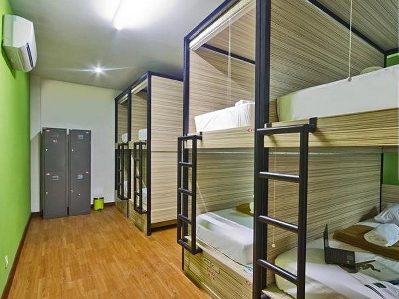 CX Hostel Legian
