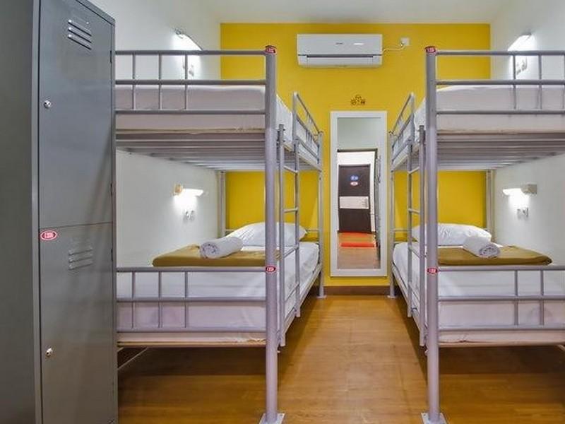 CX Hostel Legian