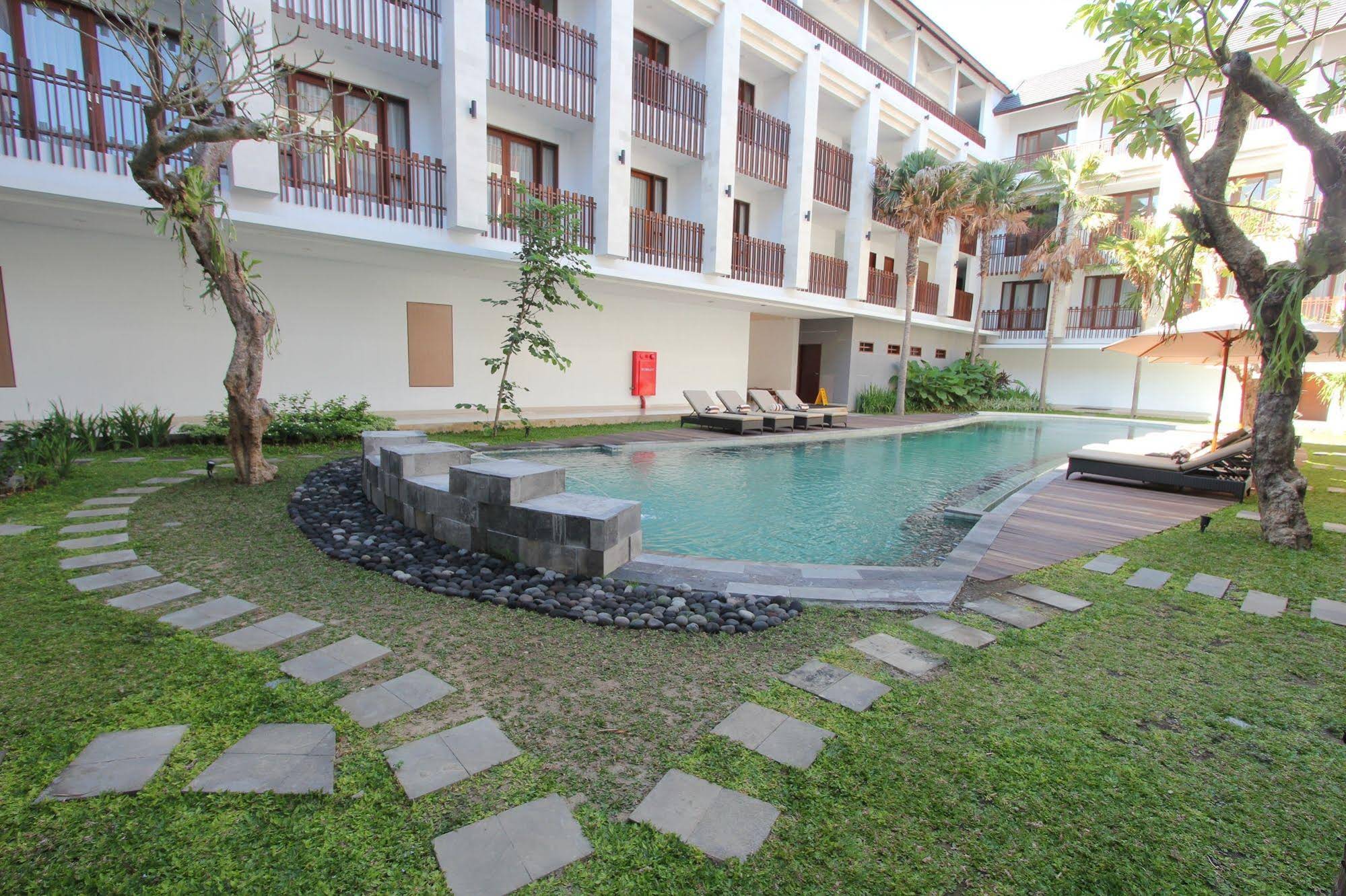 Grand La Walon Hotel