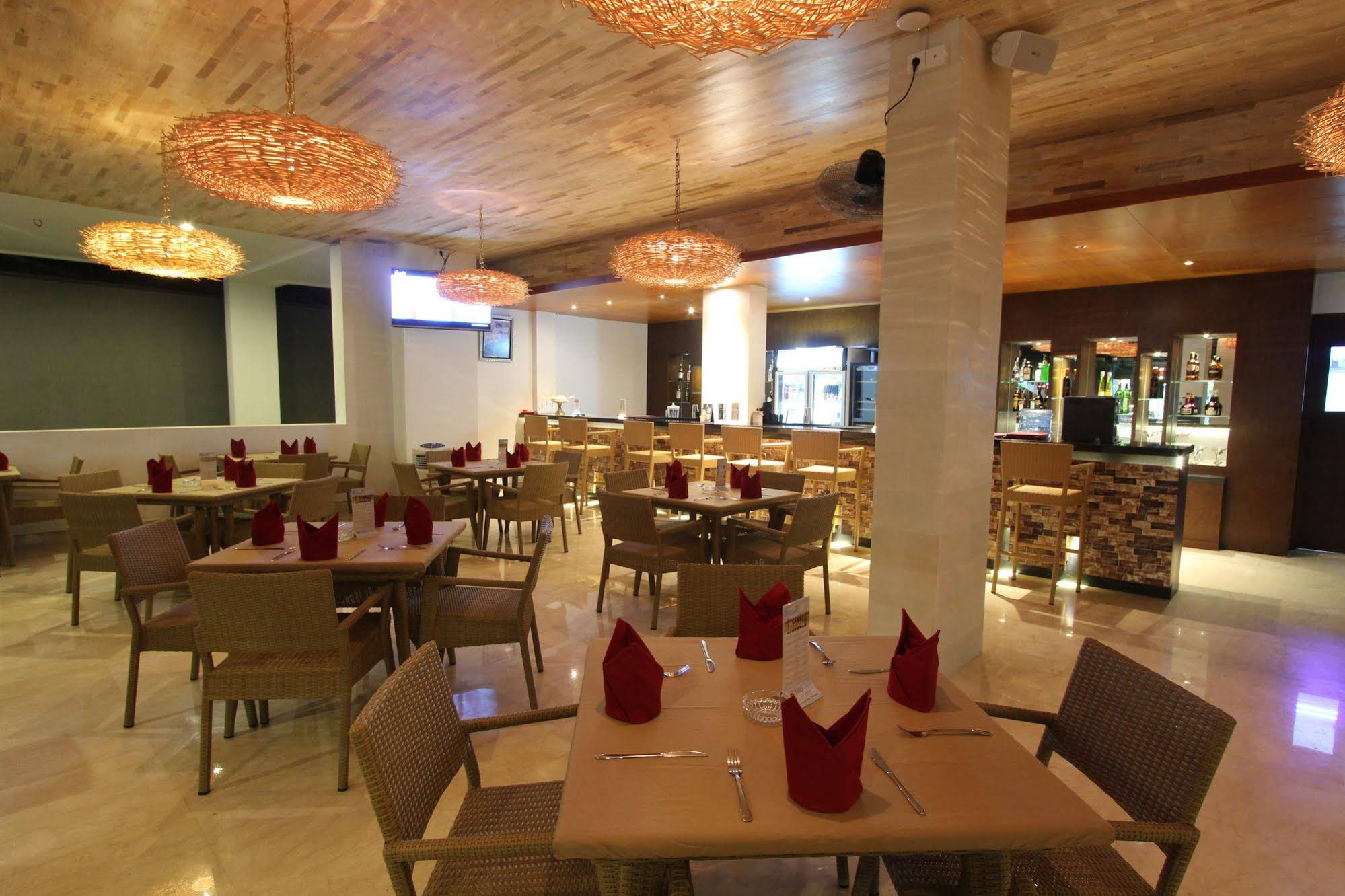Grand La Walon Hotel