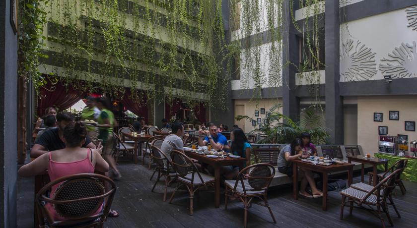 GrandMas Plus Hotel Legian
