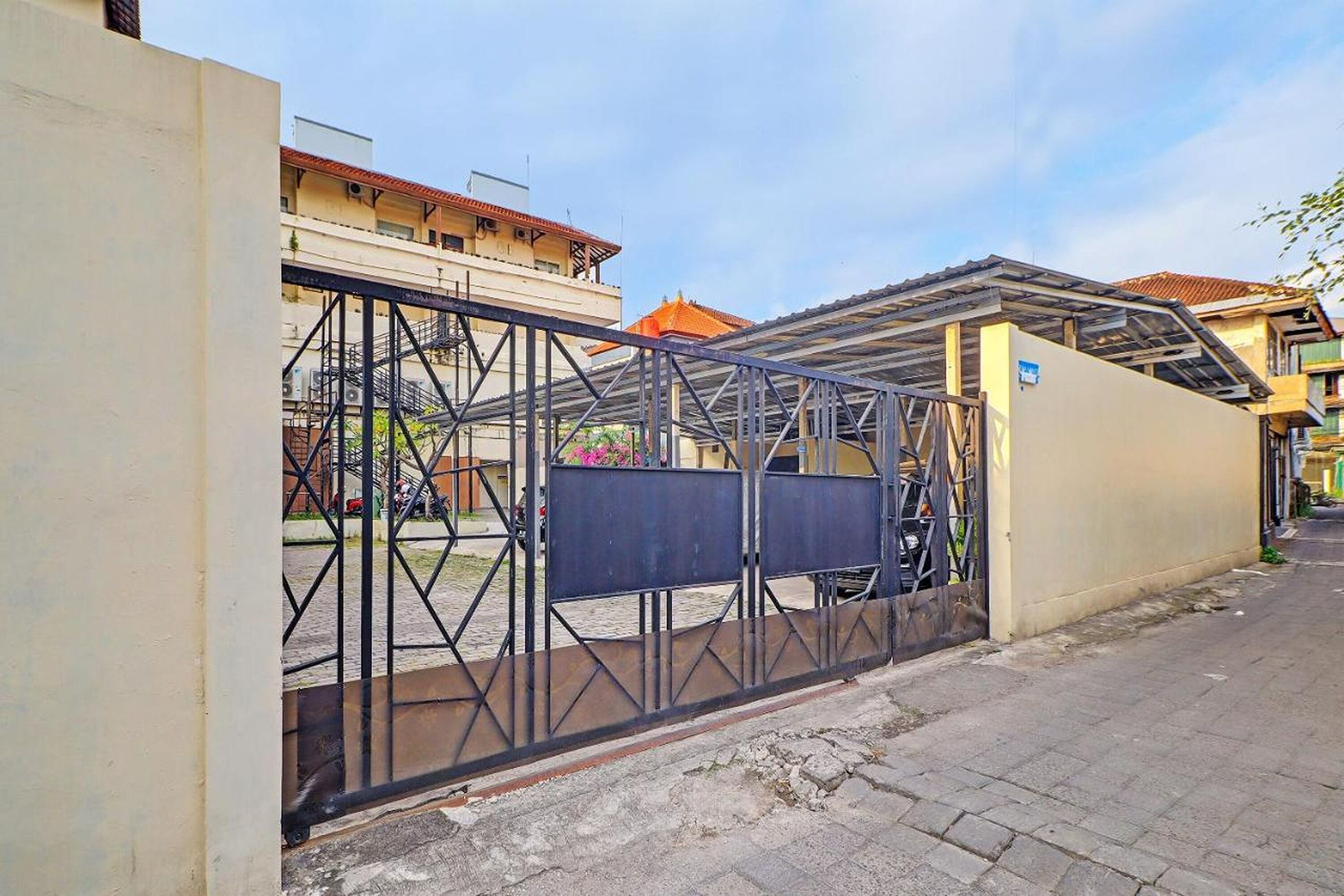 Guest House Simalem
