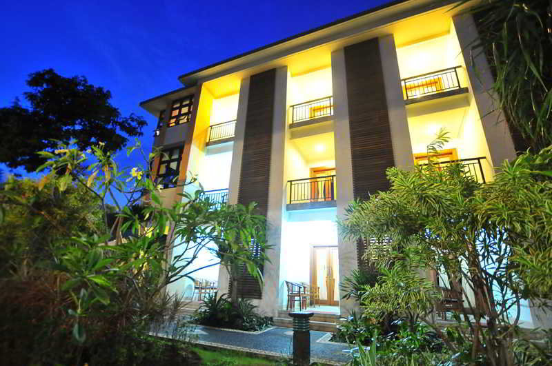 Hotel Sandat legian