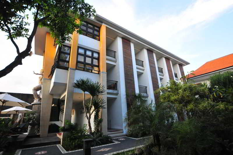Hotel Sandat legian