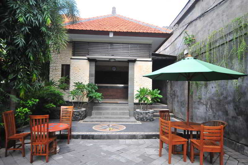 Hotel Sandat legian